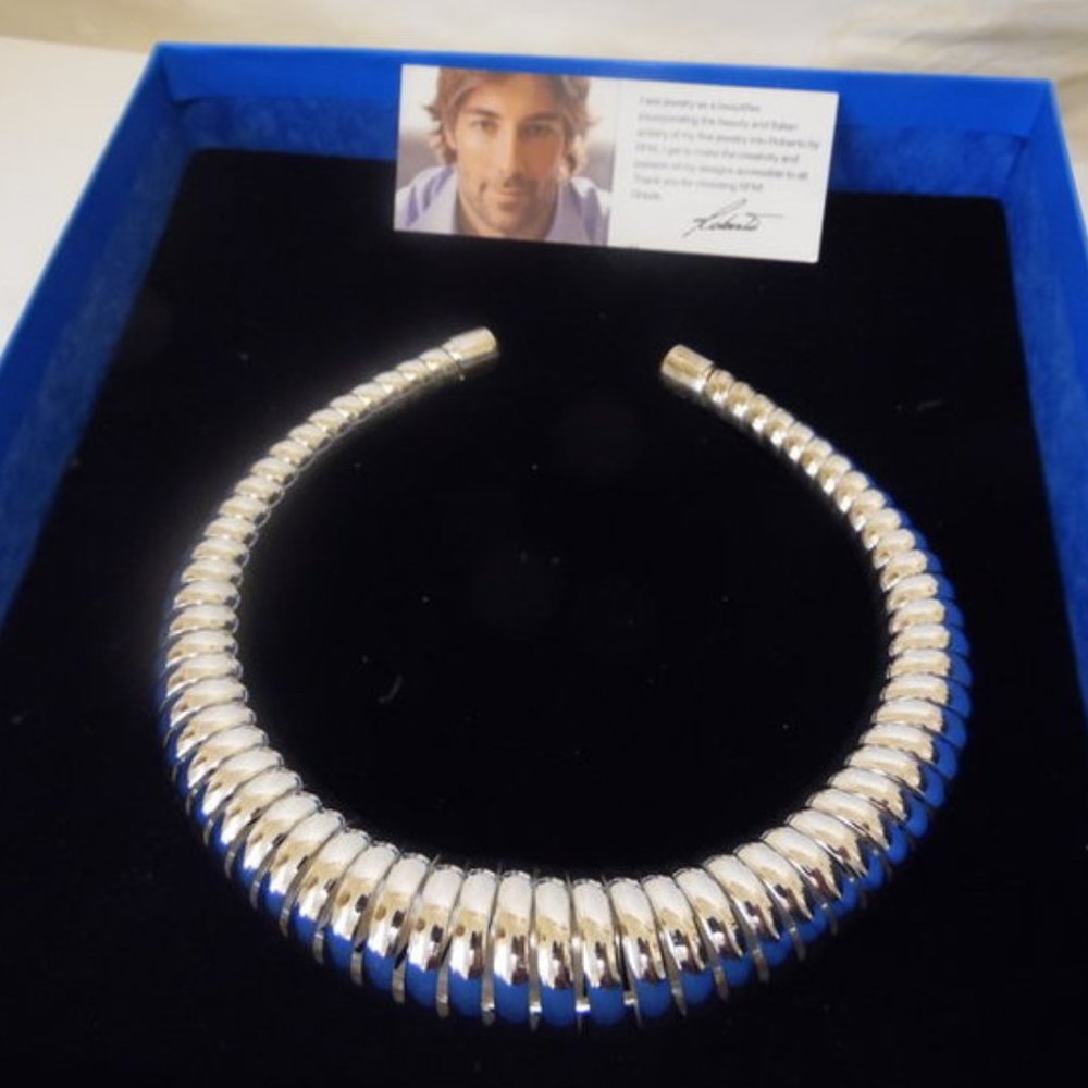 Roberto by RFM Ribbed Graduated Collar Necklace - Picture 3 of 5